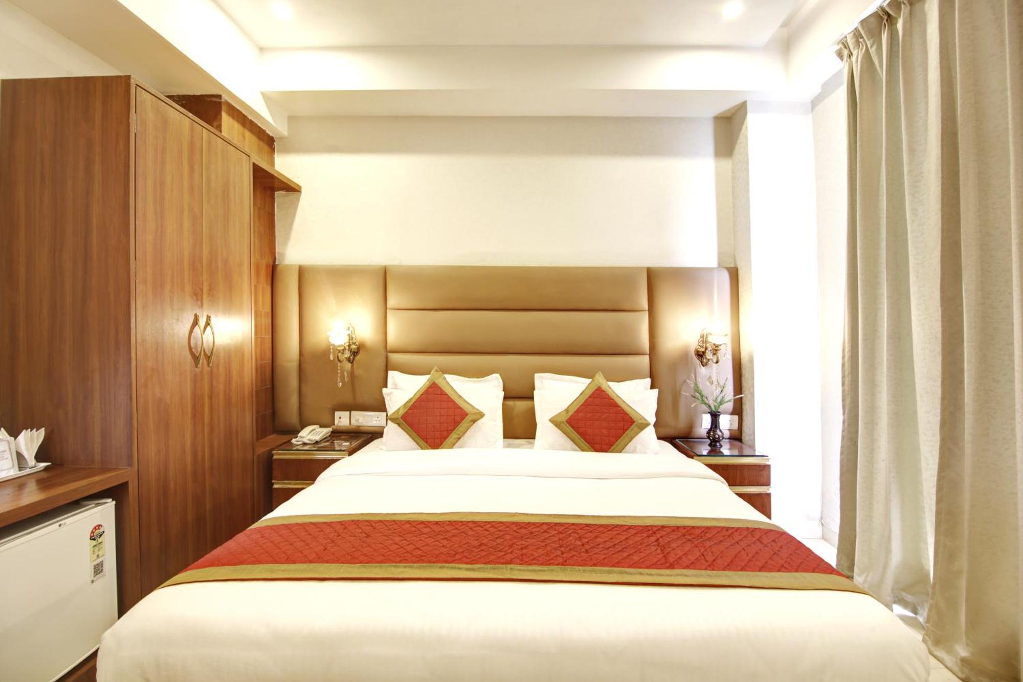 Marks Hotel & Banquet Noida Eksteriør billede