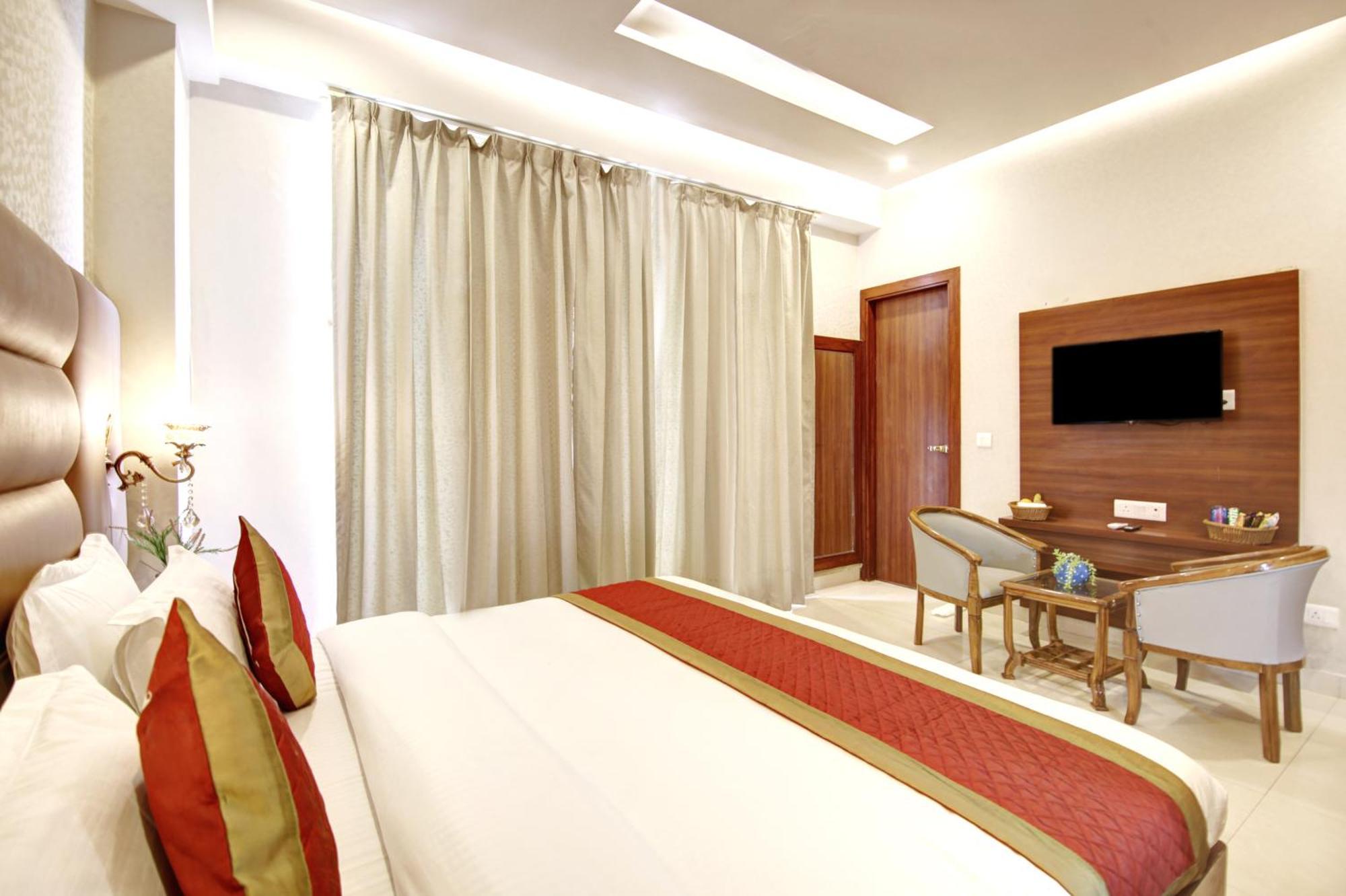 Marks Hotel & Banquet Noida Eksteriør billede