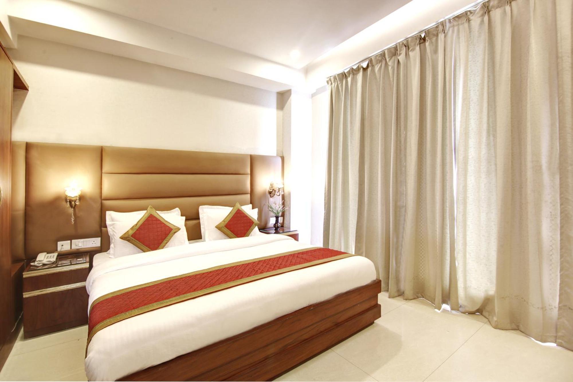 Marks Hotel & Banquet Noida Eksteriør billede