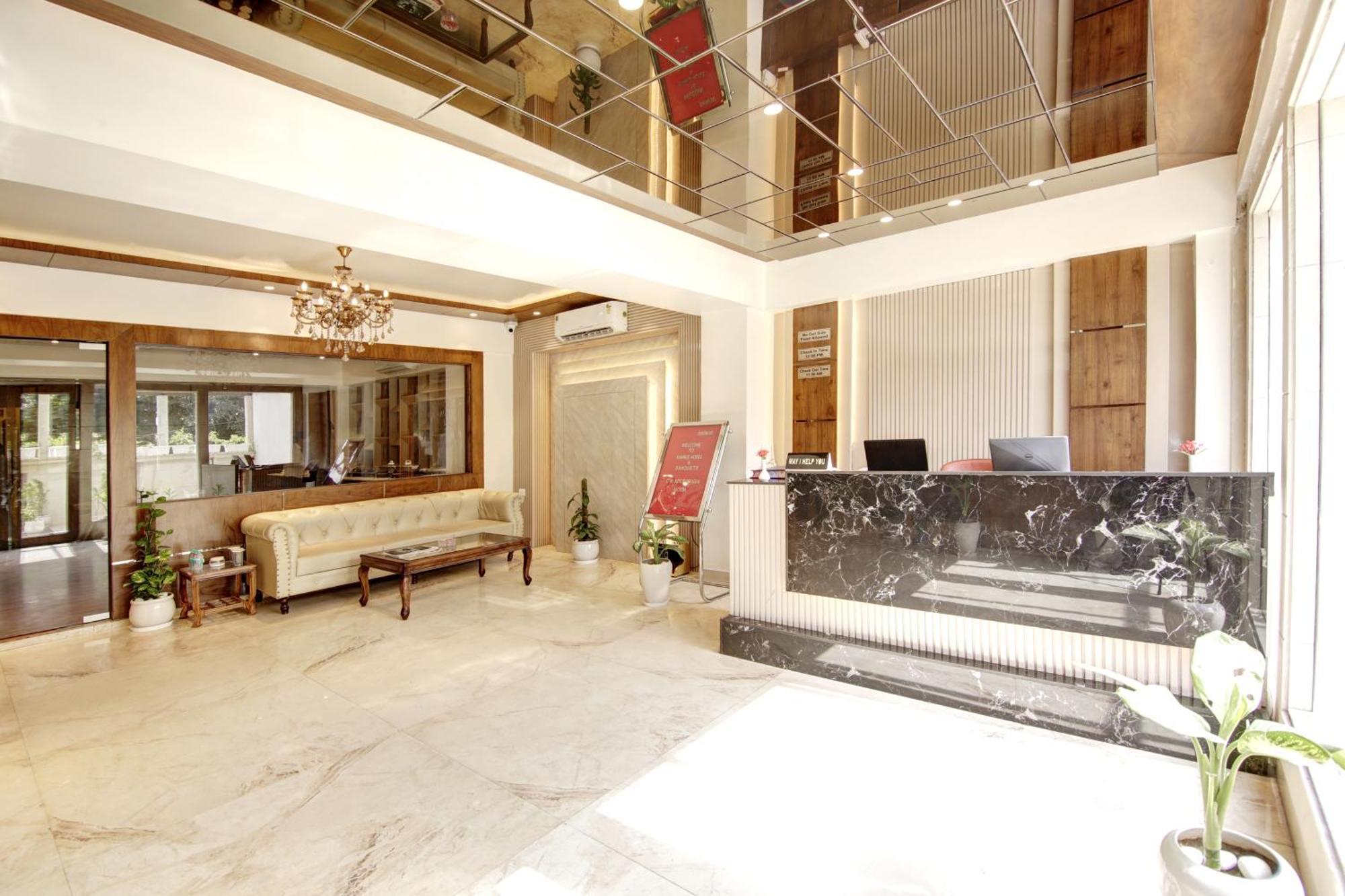 Marks Hotel & Banquet Noida Eksteriør billede
